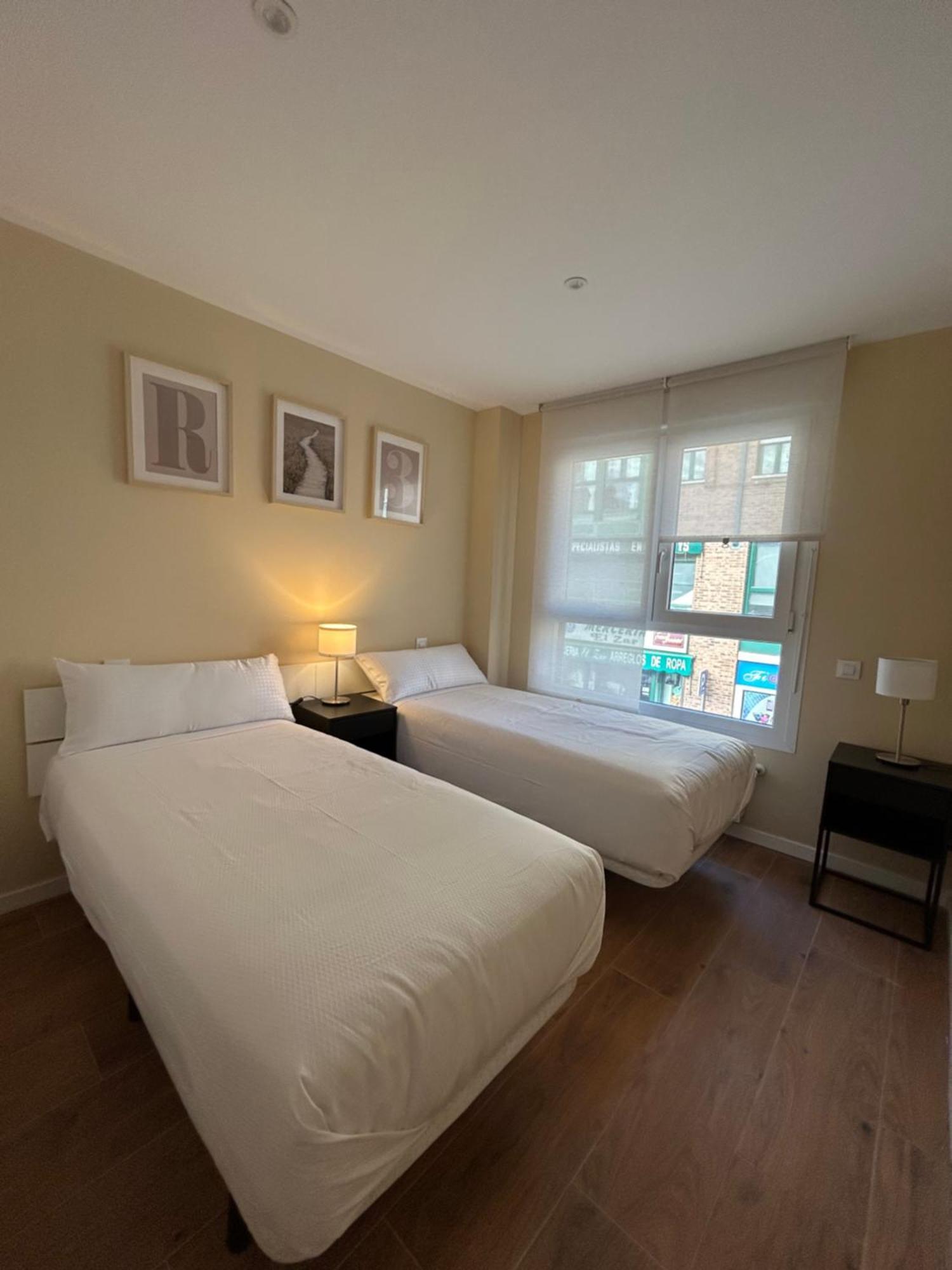 Apartamentos Turisticos Aeropuerto Barajas Madrid Luaran gambar
