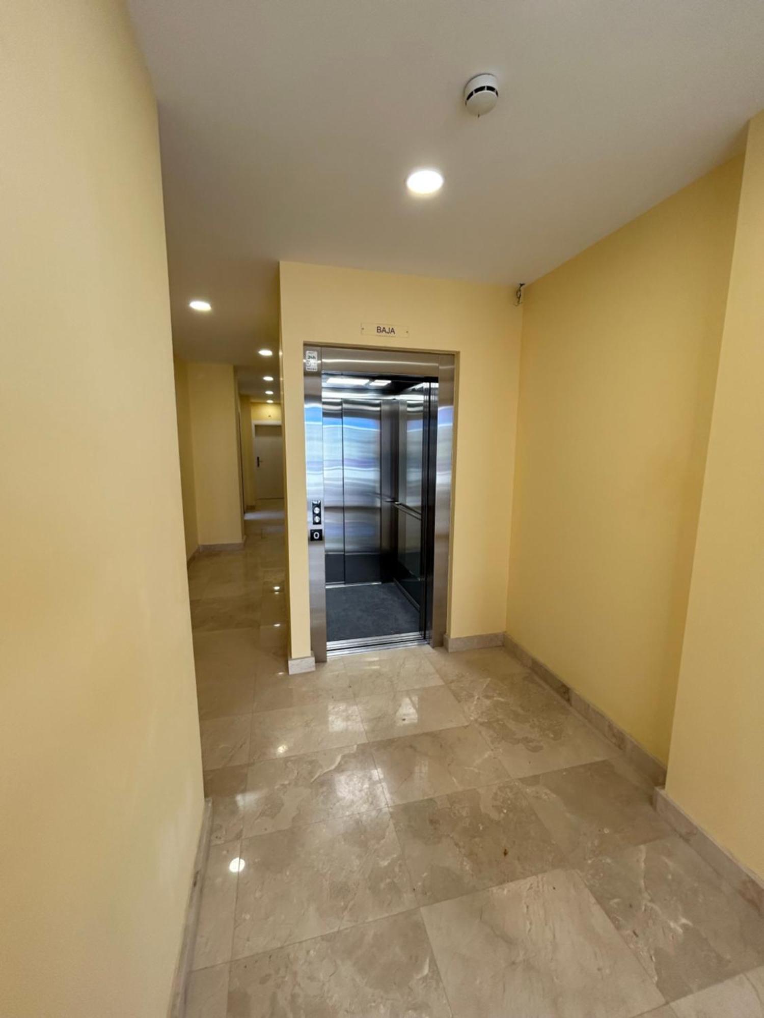 Apartamentos Turisticos Aeropuerto Barajas Madrid Luaran gambar