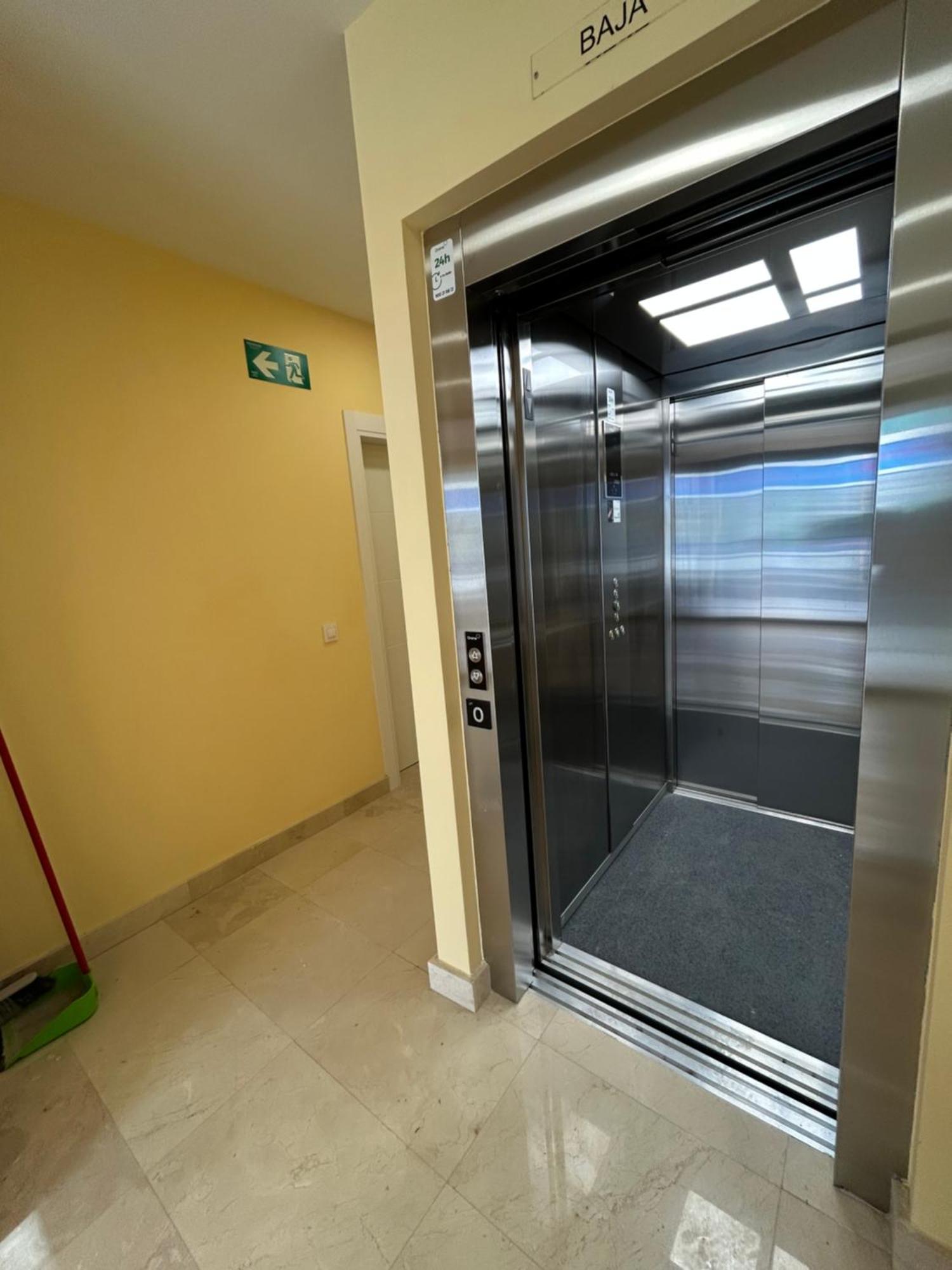 Apartamentos Turisticos Aeropuerto Barajas Madrid Luaran gambar