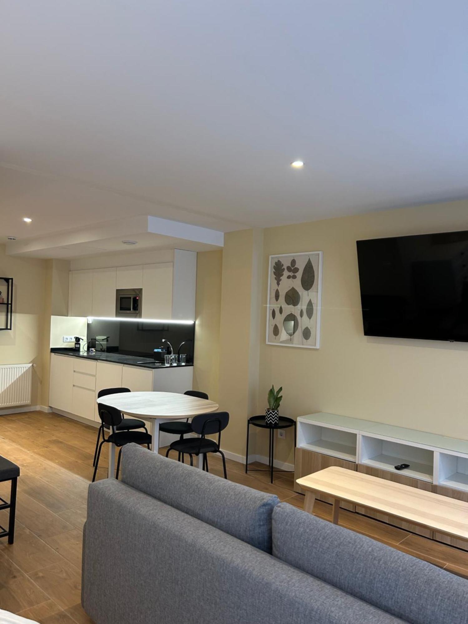 Apartamentos Turisticos Aeropuerto Barajas Madrid Luaran gambar